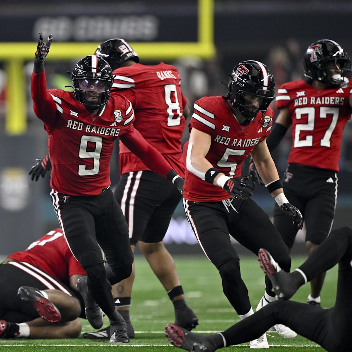 si.com - Parker Hurley - Romello Height's Fit in the 49ers Defense Requires One Key Adjustment