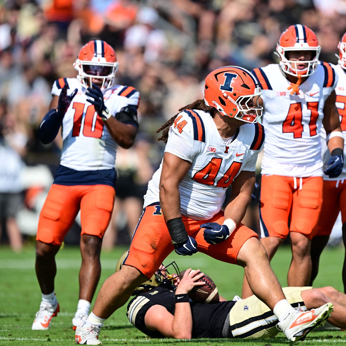 si.com - Matt Galatzan - Texas A&M Lands Second Big-Time Defensive Line Commitment In Transfer Portal