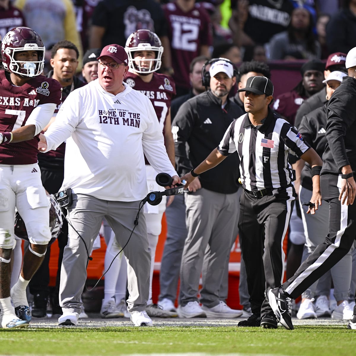 si.com - Ylver Deleon-Rios - 3 Texas A&M Prospects Who Will Be Future First-Round Picks in the NFL Draft