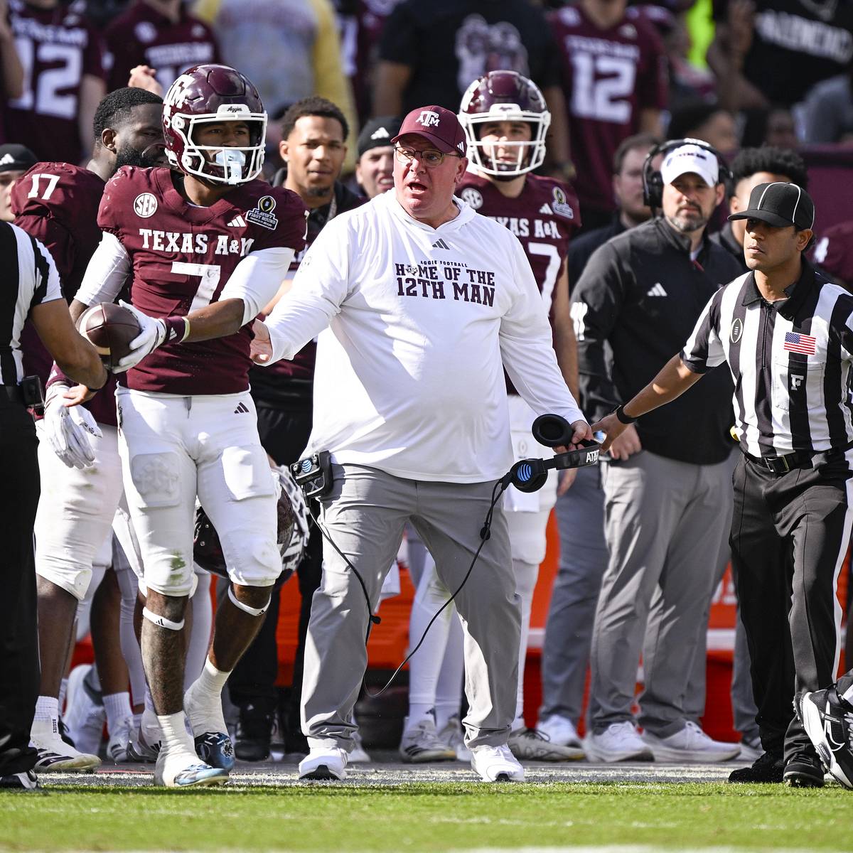 si.com - Ylver Deleon-Rios - How Much of A Threat Is LSU to Texas A&M in 2026?