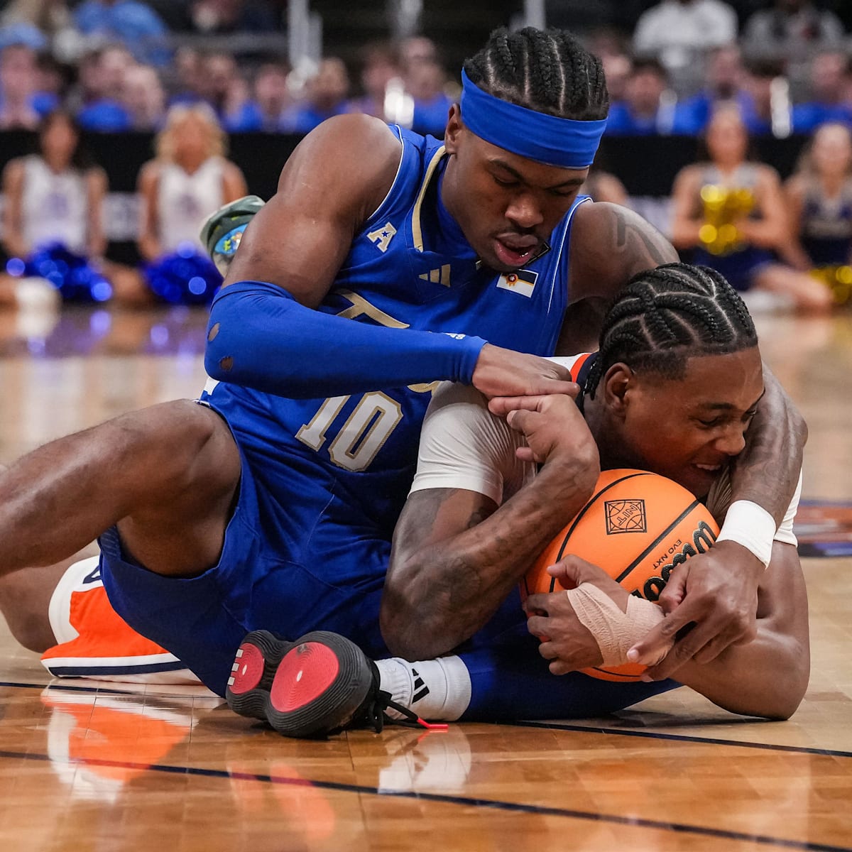 si.com - Russell Heltman - Cincinnati Bearcats Basketball Adds AAC Star Guard From Transfer Portal