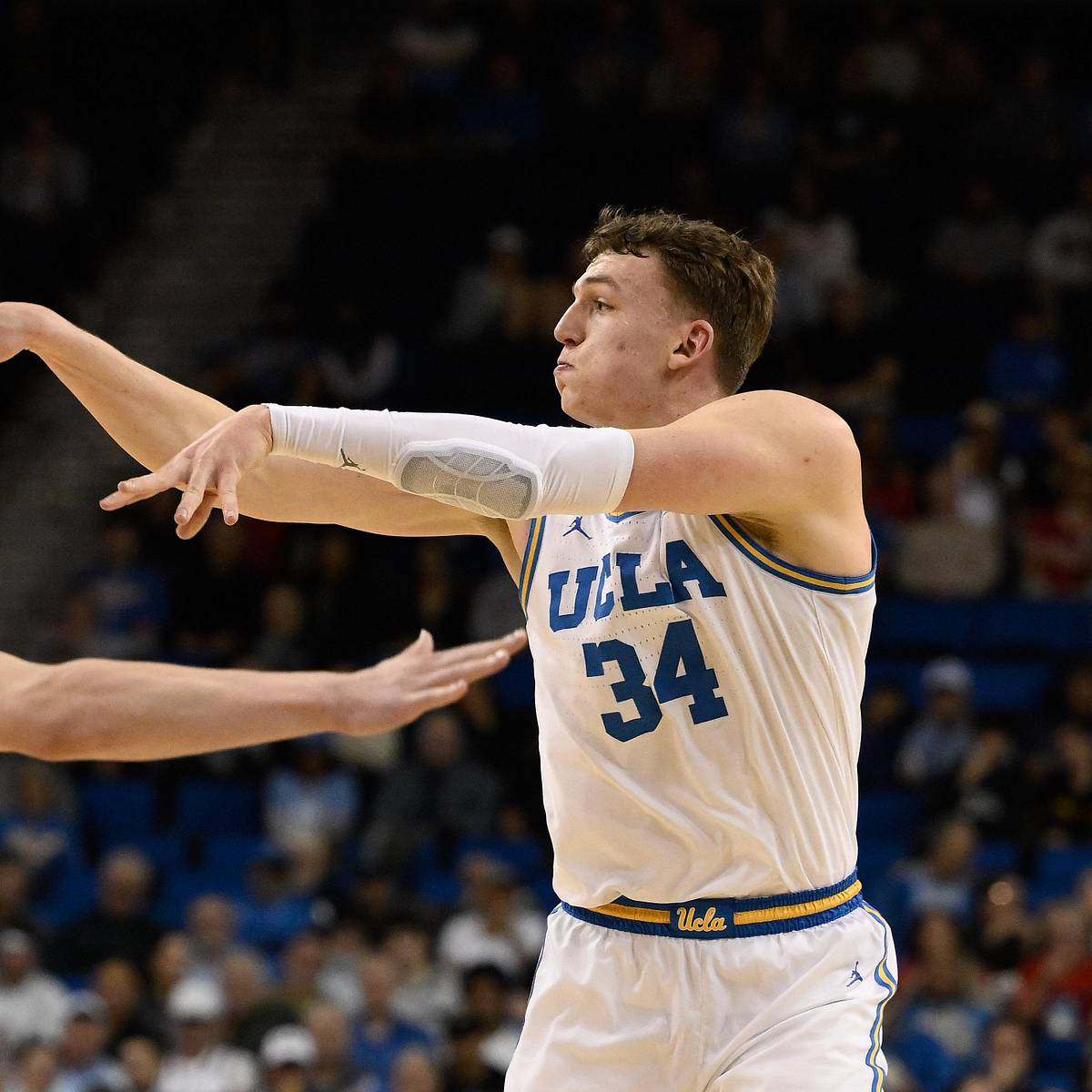 si.com - Justin Backer - UCLA's Bilodeau Deemed Good Fit for Finals Contender