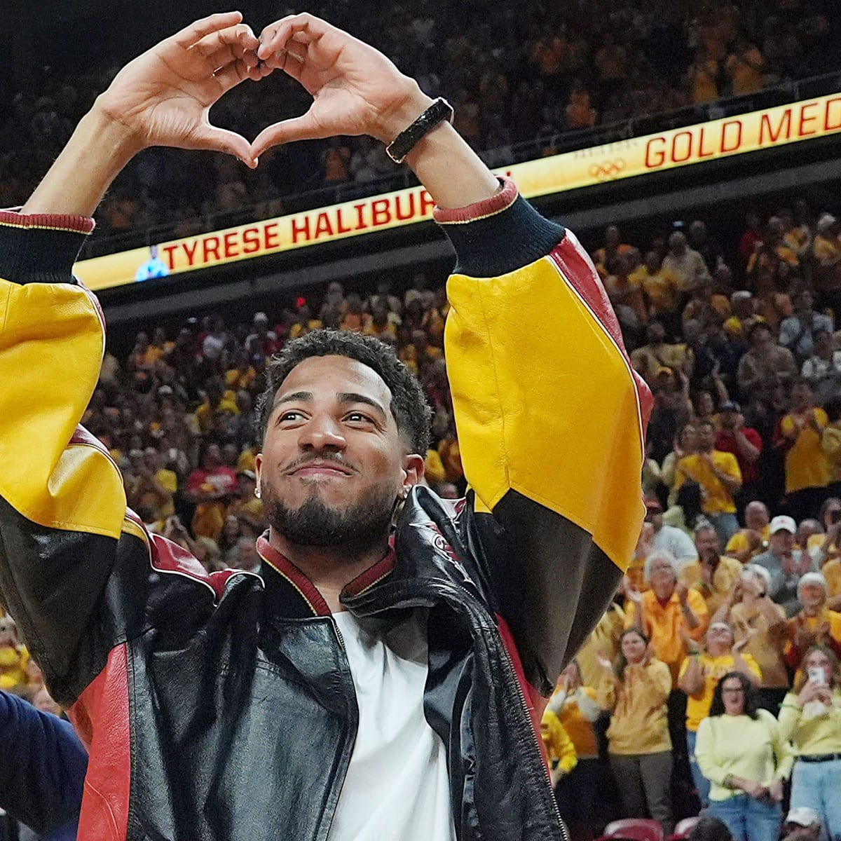 si.com - Austin Dobbins - Tyrese Haliburton, George Kittle Enjoy WWE's WrestleMania Spotlight