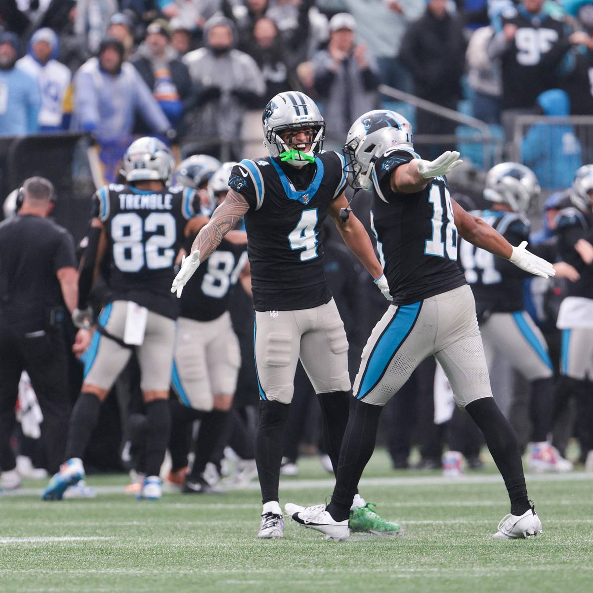 Image for Dave Canales is making smart choice with young Panthers WRs