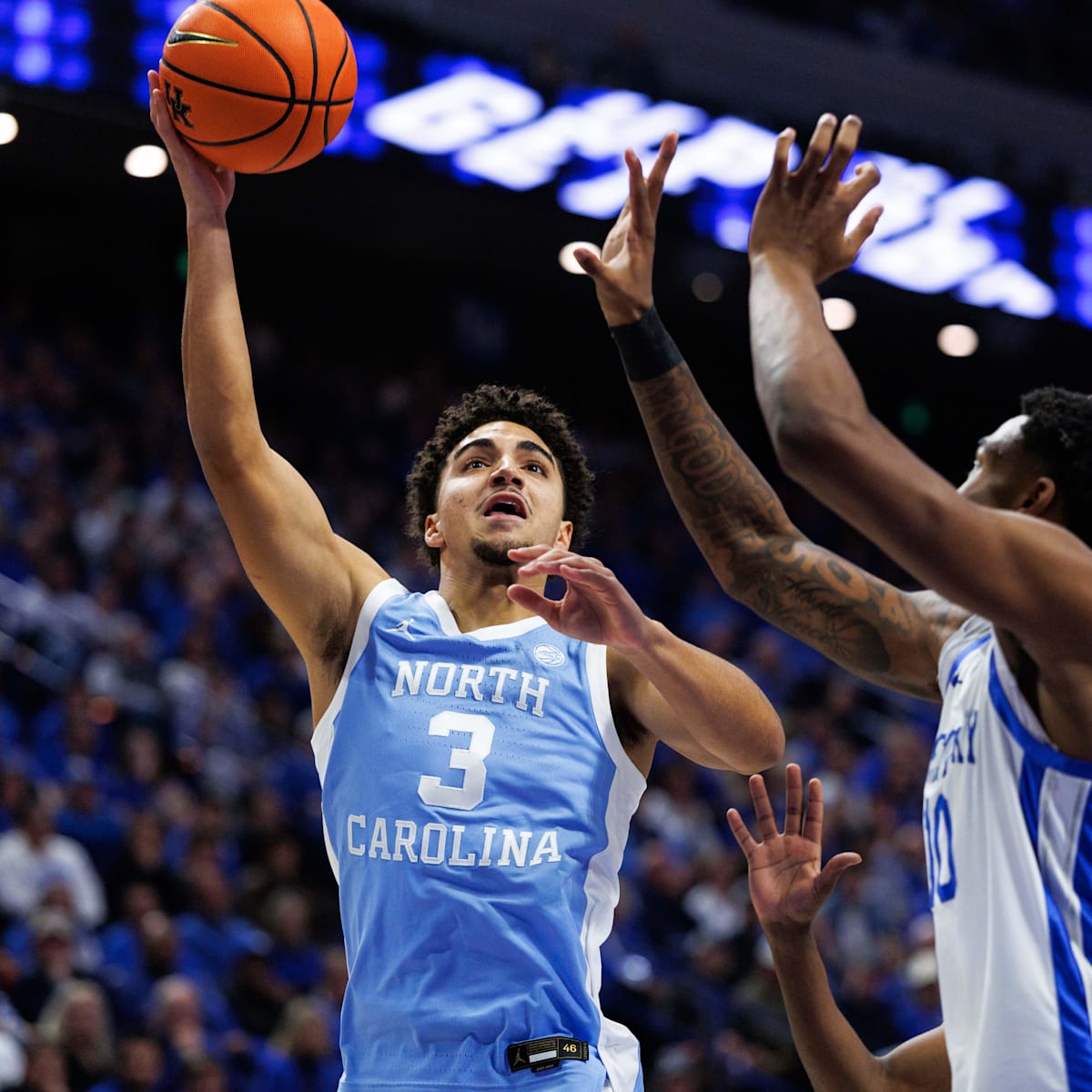 Hubert Davis Praises Derek Dixon's Performance vs. Kentucky