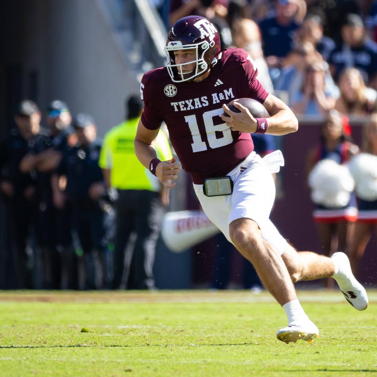 si.com - Jared Feinberg - UNC Football Film Review: What Miles O'Neil Brings to Table