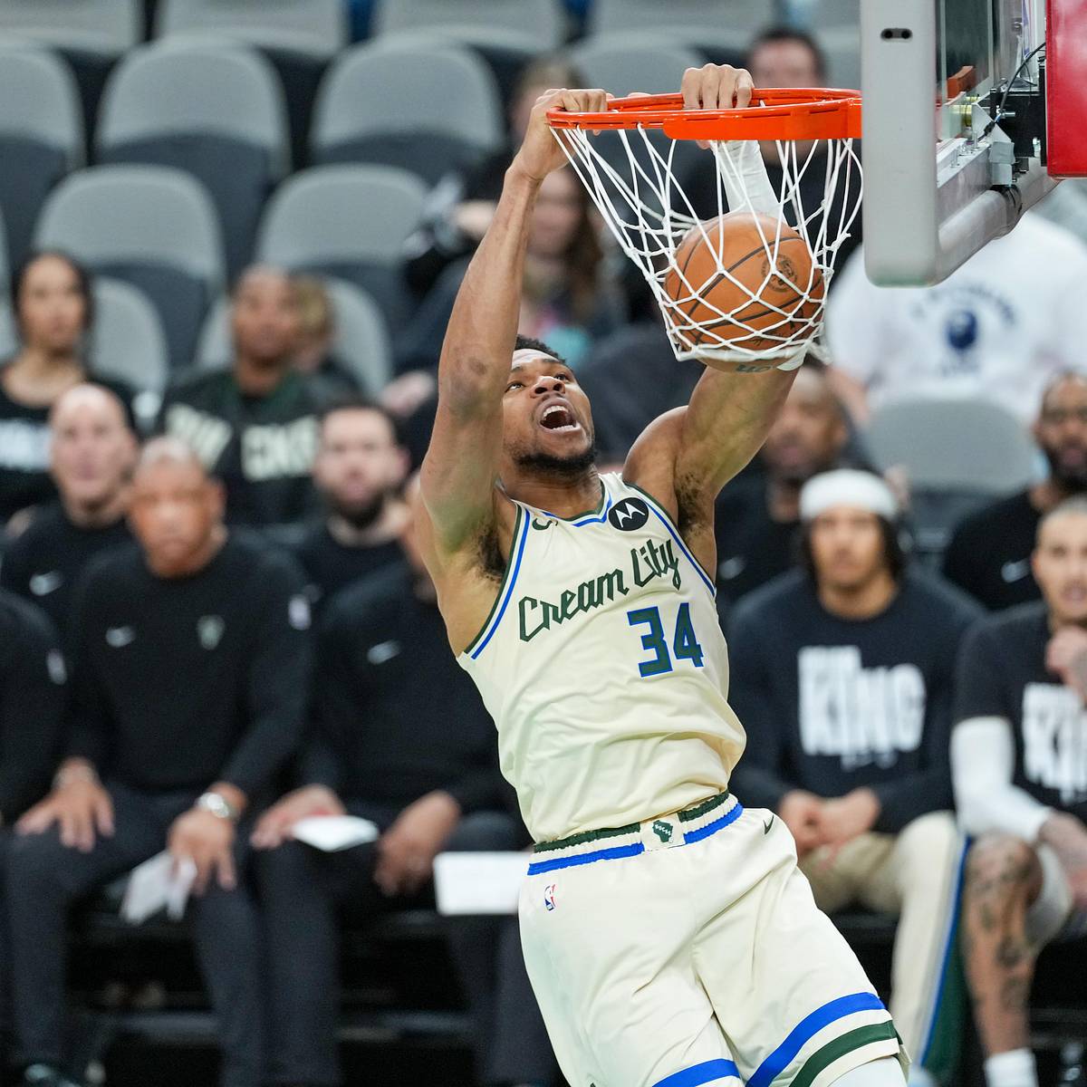 si.com - Joe Nelson - Giannis Trade Talk: Why Minnesota Is One of the Few Realistic Fits
