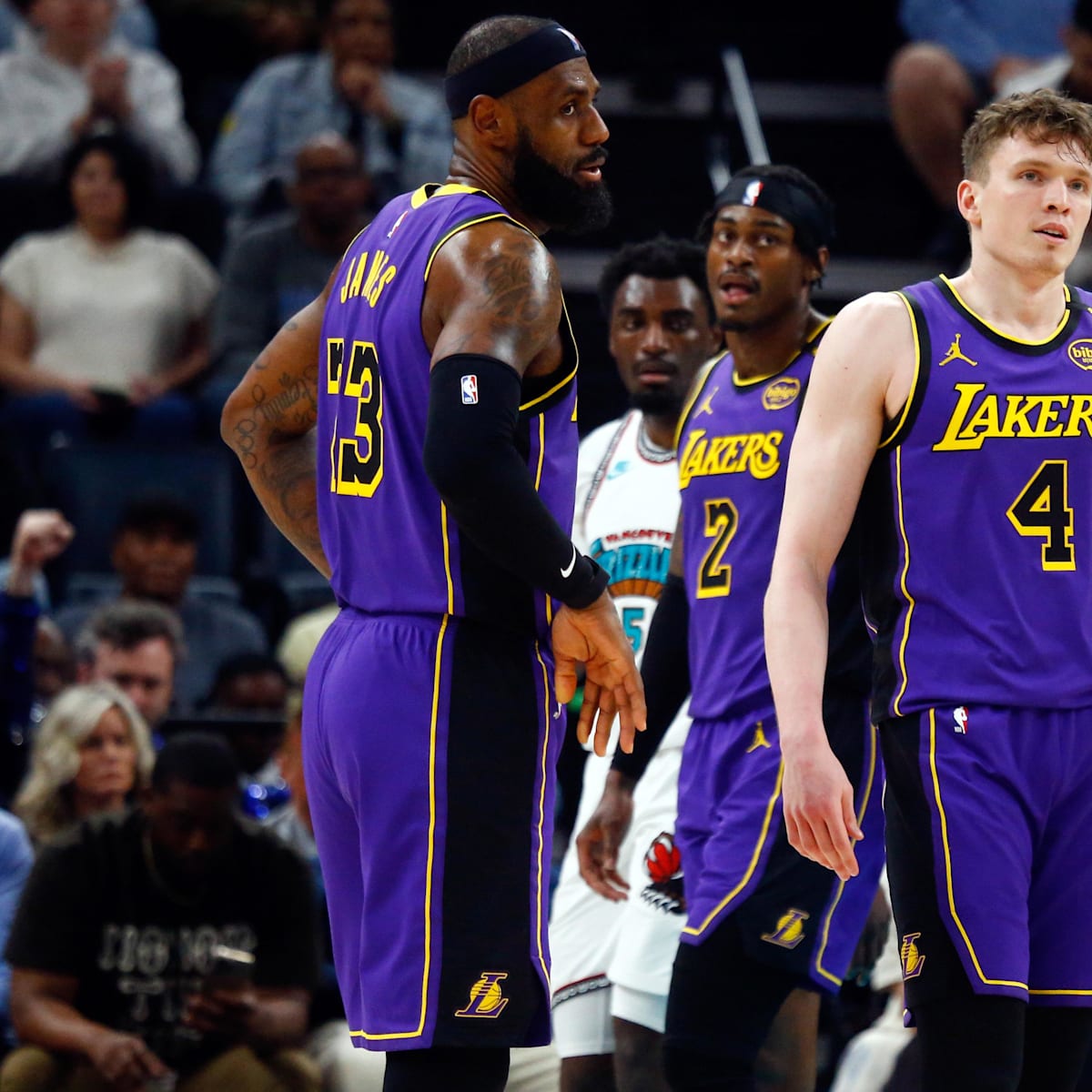 Blazers Land 2 Key Lakers for $48 Million Big in Blockbuster Trade