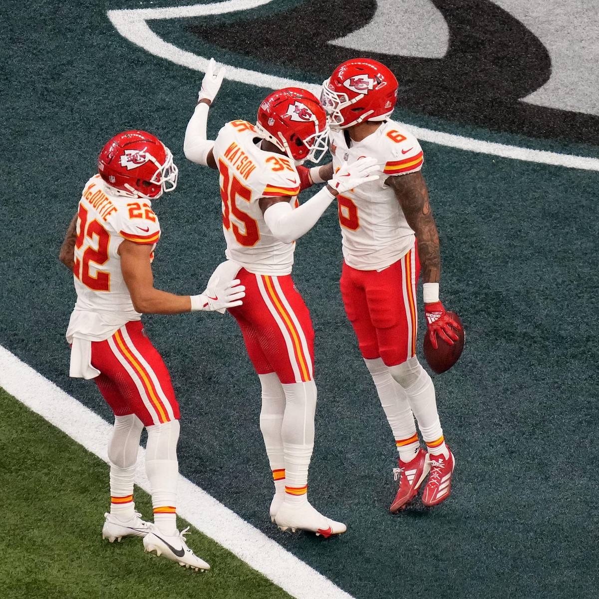 Chiefs, Spagnuolo Preparing to Lose 2 of Best Players