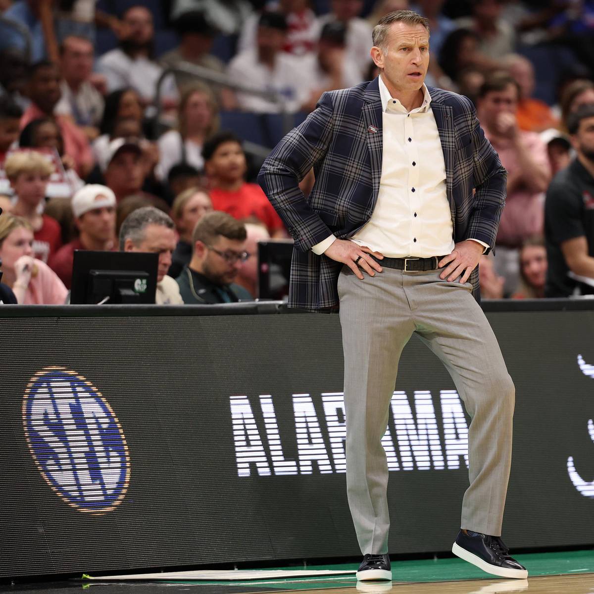 si.com - Hunter De Siver - Alabama Basketball's Spot in June Bracketology Ahead of 2026-27 Season