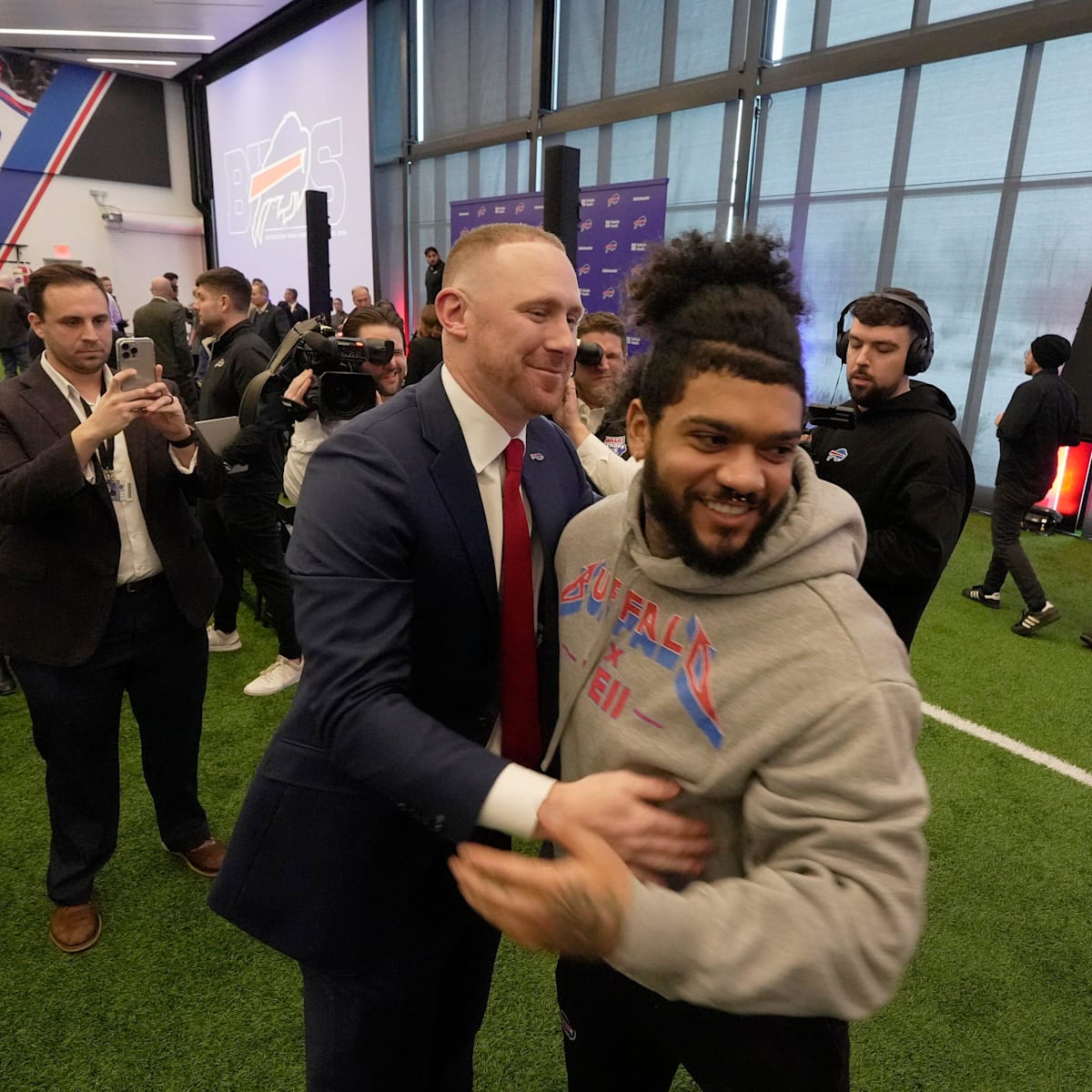 Joe Brady gushes emotion while meeting Bills' staff for first time as head coach
