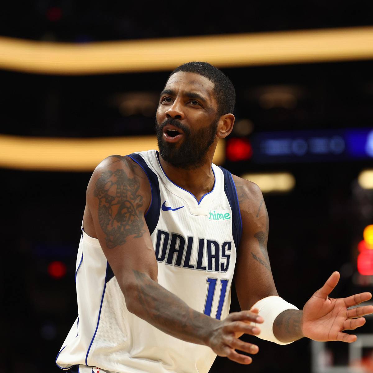 Kyrie 1 バスシューズUS9.5(NBA選手着用モデル) 01jjxfq2jchepcjbxkb0.jpg
