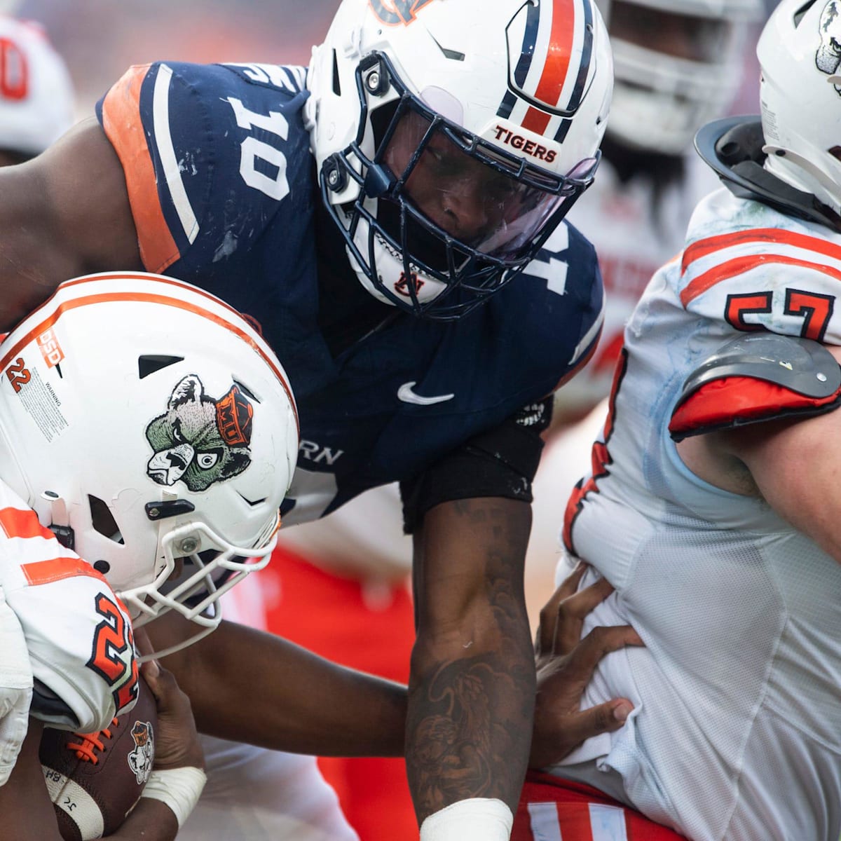 Georgia Bulldogs Earn Massive Transfer Commitment From Auburn EDGE Amaris  Williams