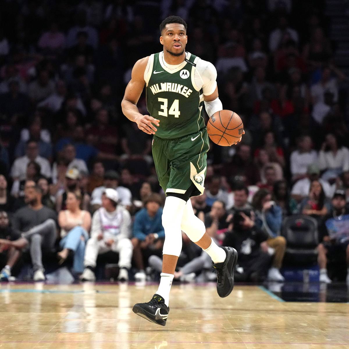 si.com - Thomas Carelli - How a Giannis Antetokounmpo Trade to Miami Would Impact Fantasy Basketball