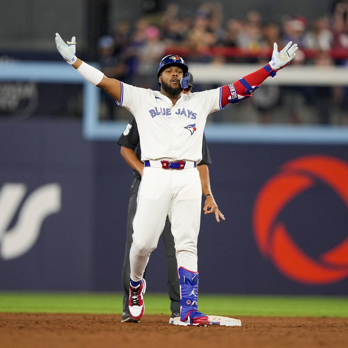 Toronto Blue Jays' Vladimir Guerrero Jr. Matches Hall of Famer With Latest  Hot Streak