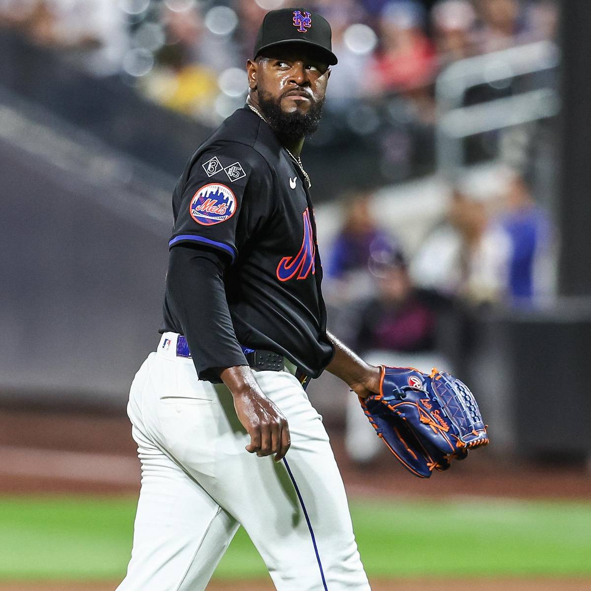 New York Mets Make Drastic Uniform Change Heading into Game 3 of NLCS