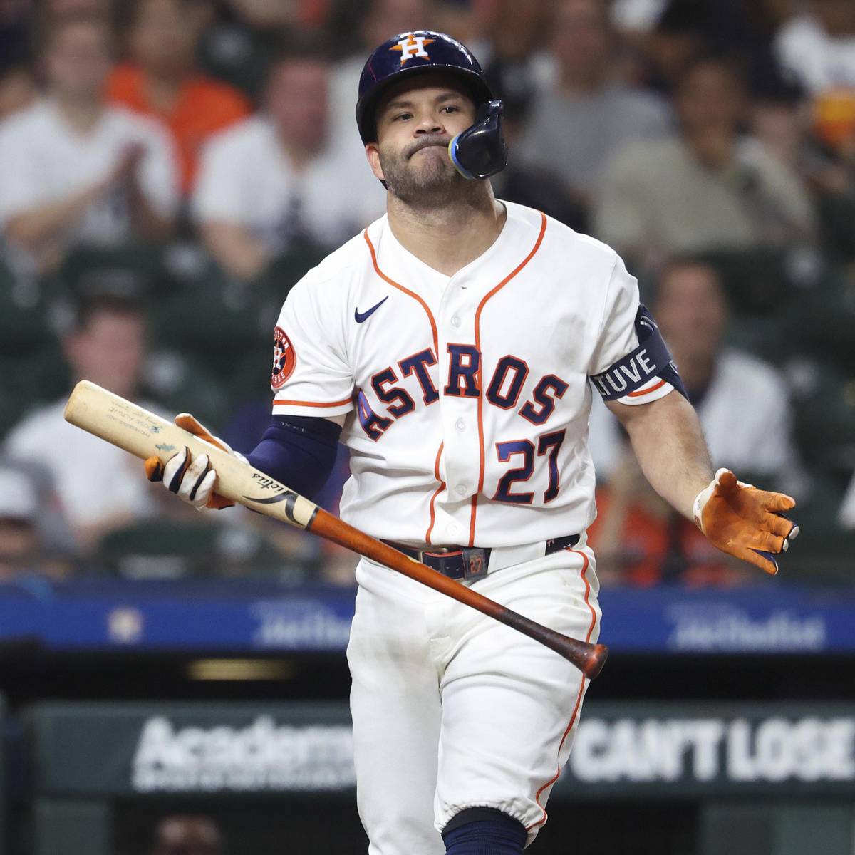 si.com - Noah Camras - Dodgers Broadcaster Takes Hilarious Shot at Astros' Jose Altuve After Ugly Swing