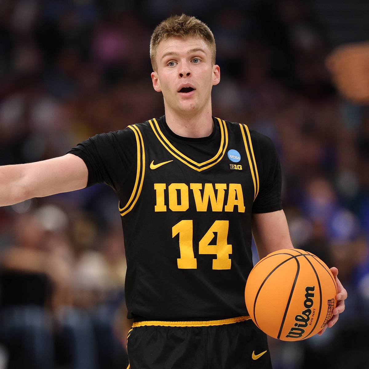 si.com - Riley Donald - Iowa Basketball's Bennett Stirtz Trends as a Top PG on Eve of NBA Draft