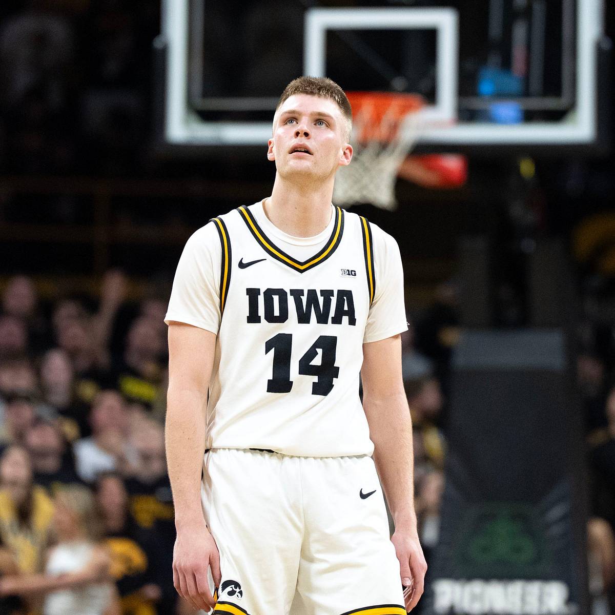 si.com - Riley Donald - How Does Iowa Basketball Replace the Void From NBA-Bound Bennett Stirtz?