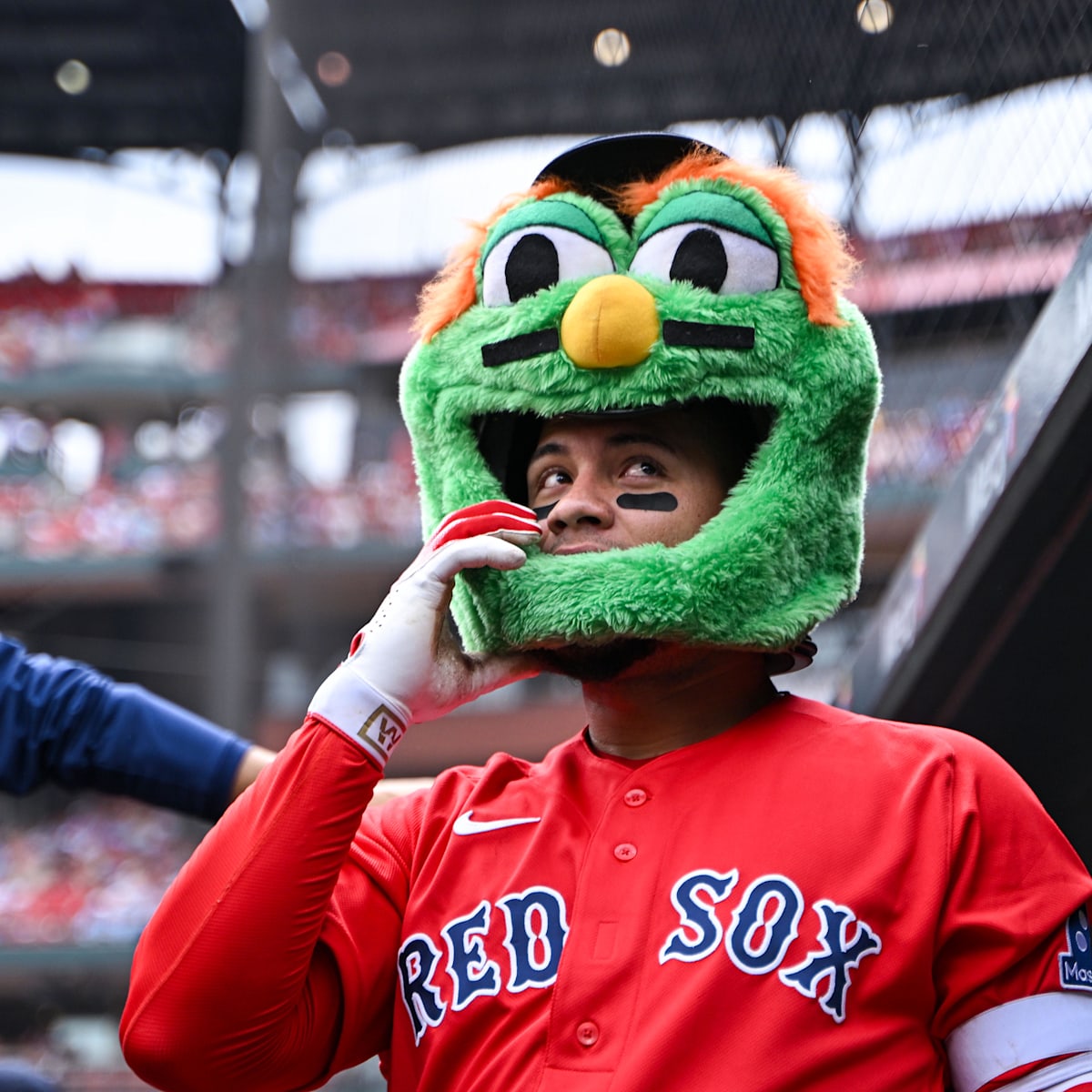 si.com - Jackson Roberts - Red Sox Broadcast Encounters Technical Difficulties, Goes Viral