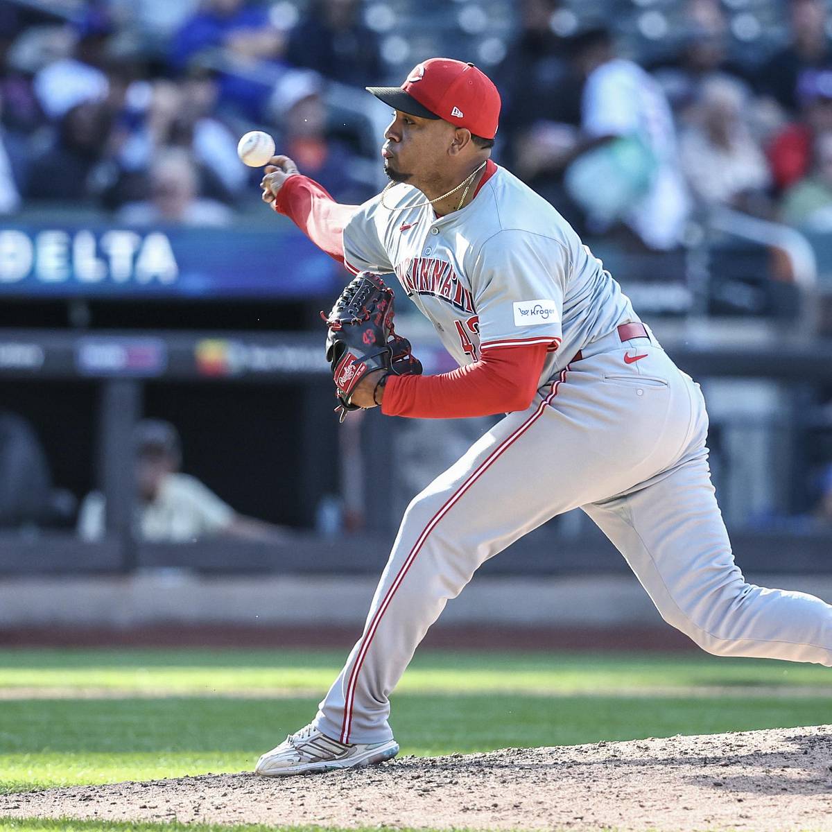 Former Reds All-Star Signs Deal With Rangers