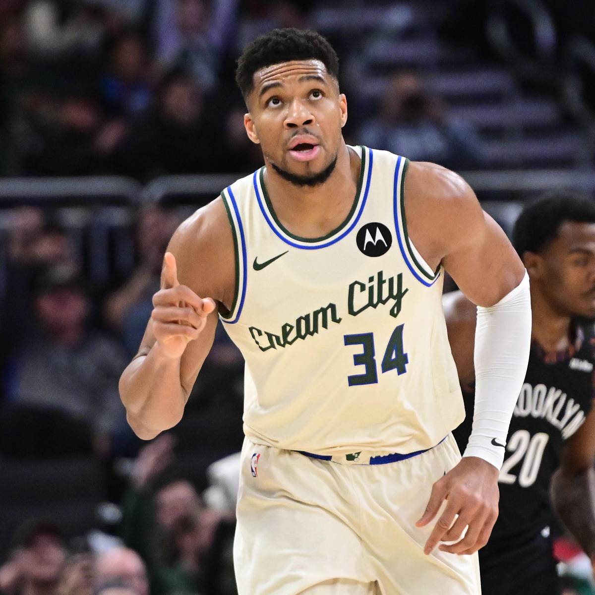 Image for What Unlikely Giannis-to-Warriors Trade Would Look Like