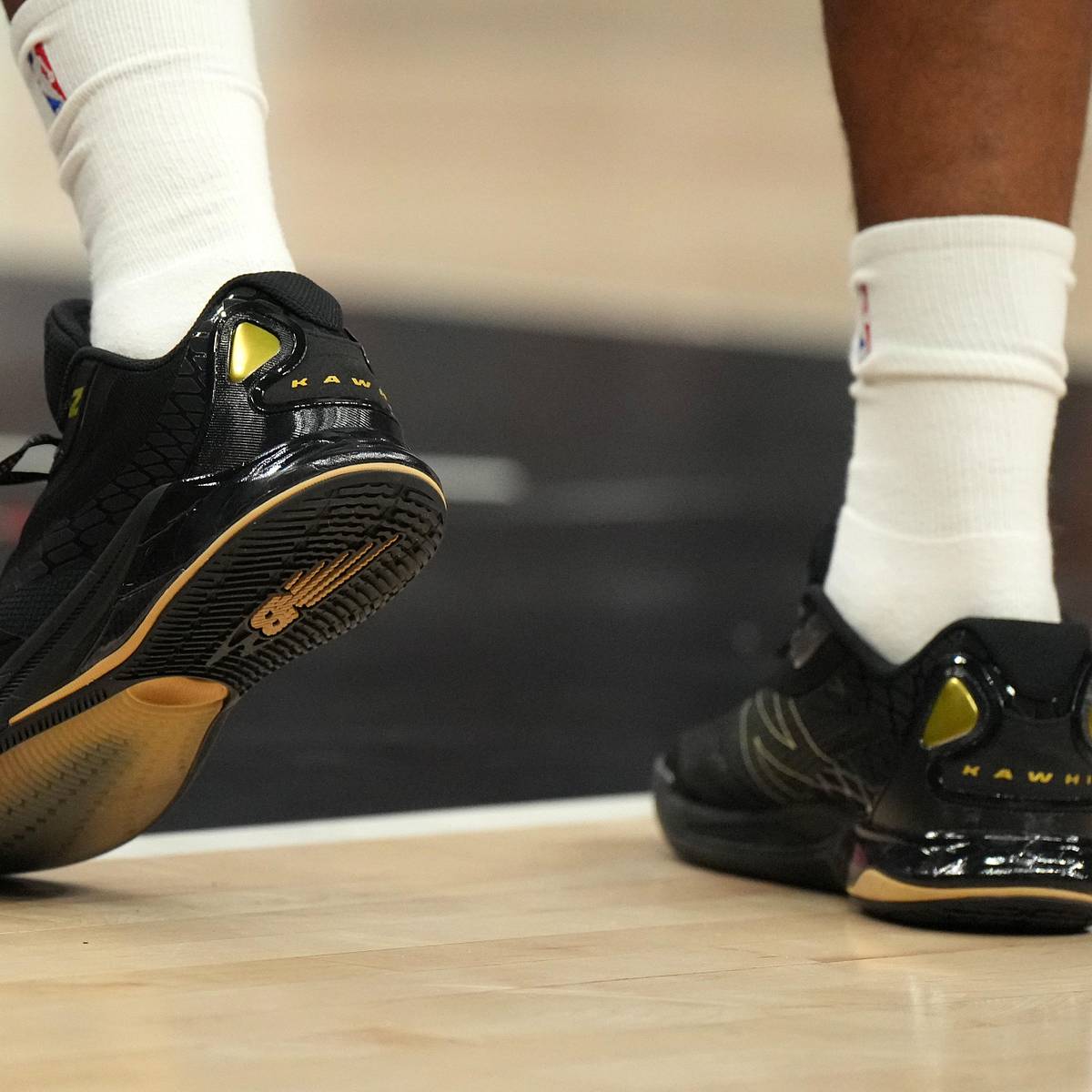 Kawhi Leonard's New Balance Shoes 'Transcend Greatness'