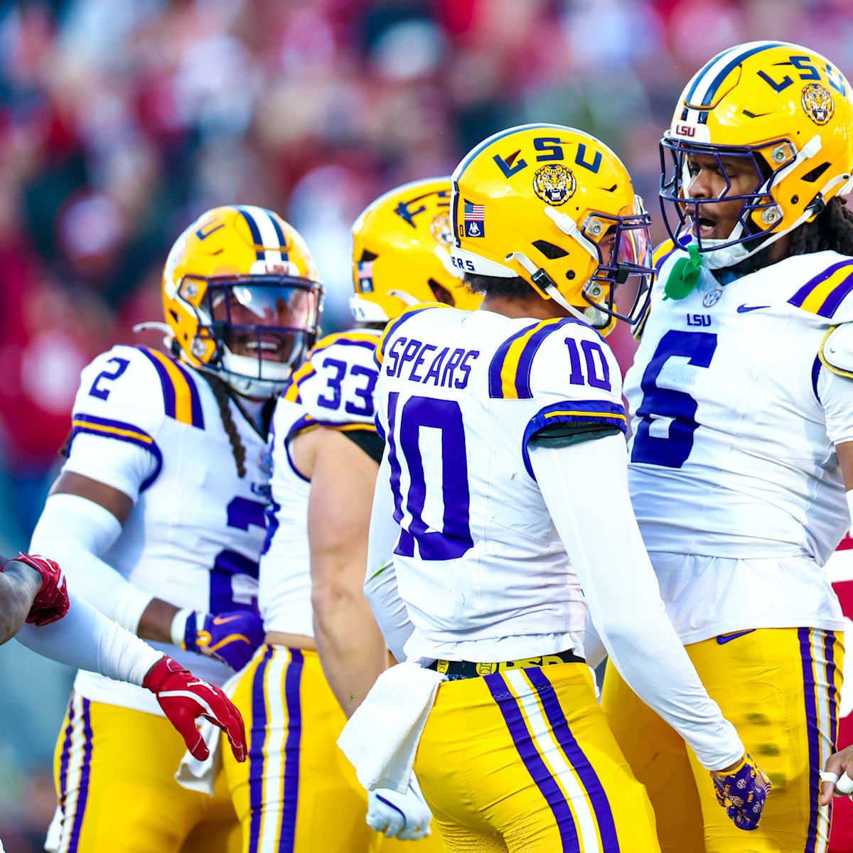 Texas Longhorns Land LSU Tigers DT From Transfer Portal