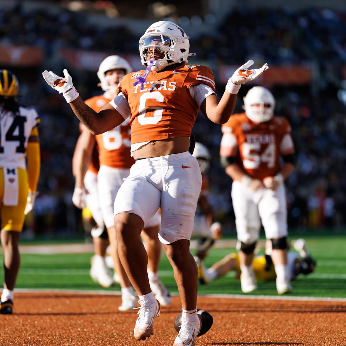 si.com - Matt Galatzan - Texas Longhorns Lose Another RB to Transfer Portal After Hollywood Smothers Signing