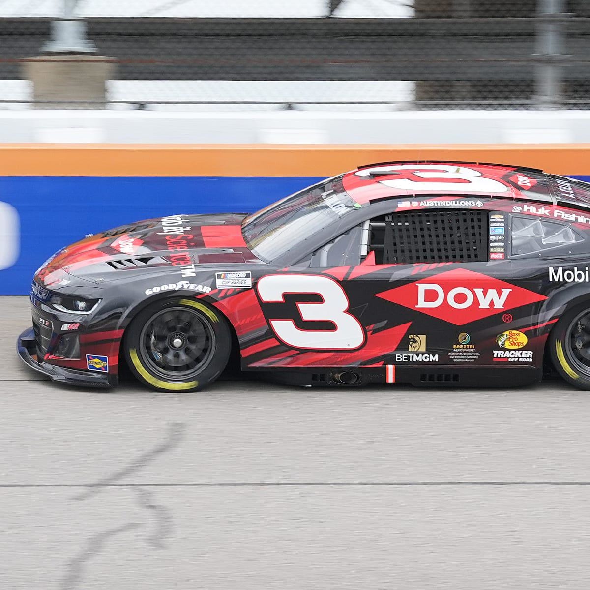 Dow Extends Sponsorship of Austin Dillon, RCR Through 2025, image size:1200x1200