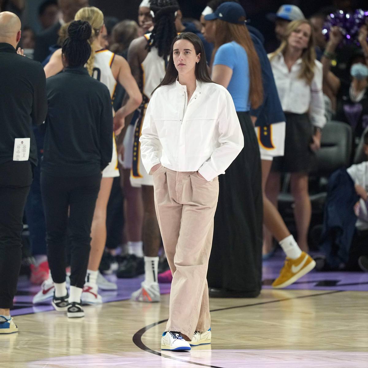 Caitlin Clark Greets 49ers Stars Courtside During Fever, Valkyries Game