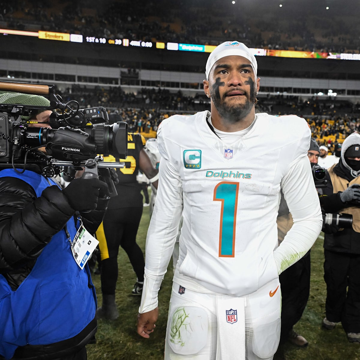 si.com - Brigid Kennedy - Miami GM Says 'Everything's On the Table' With Tua Tagovailoa Decision