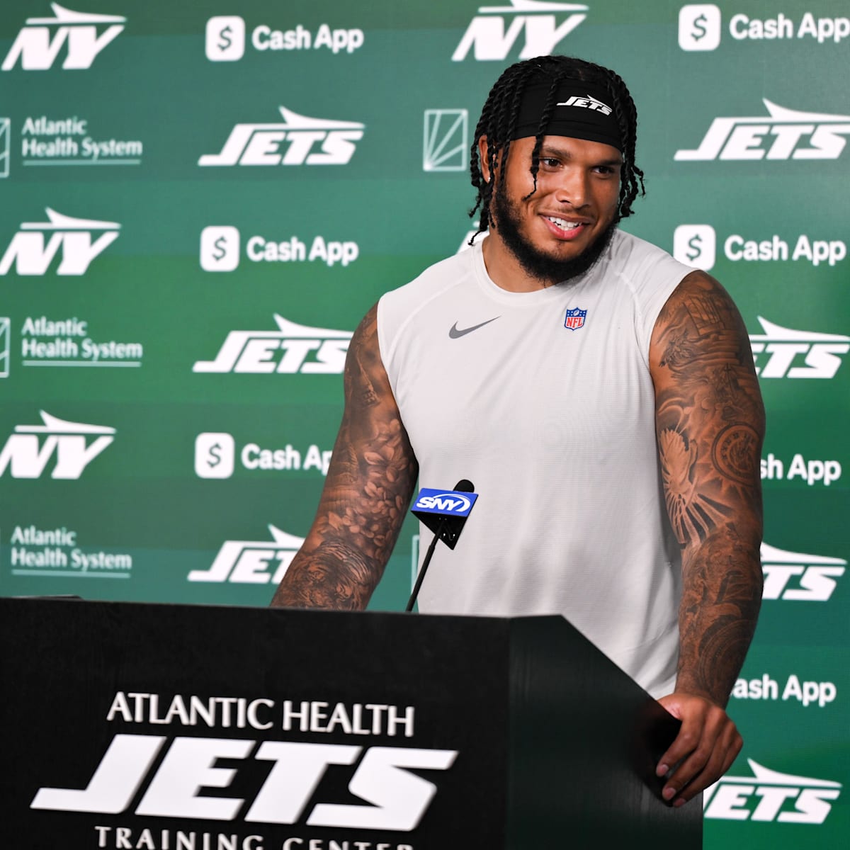 si.com - Brigid Kennedy - Jets Trading DE Jermaine Johnson to Titans for DT T'Vondre Sweat