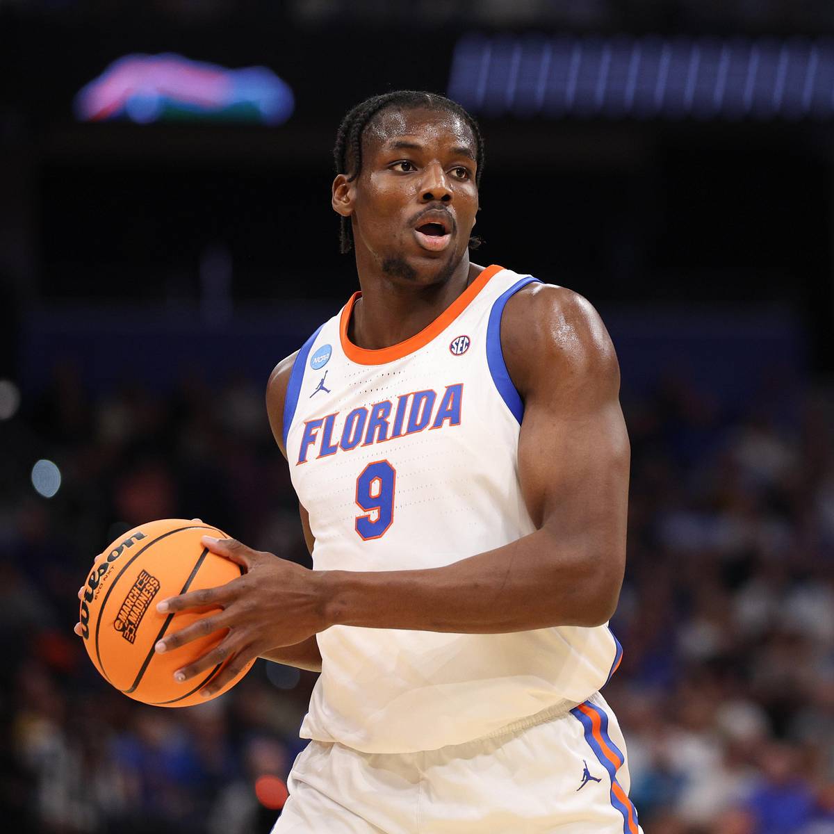 si.com - Kevin Sweeney - Men's College Basketball Way-Too-Early Top 25 Rankings: Where Teams Land As Rosters Settle