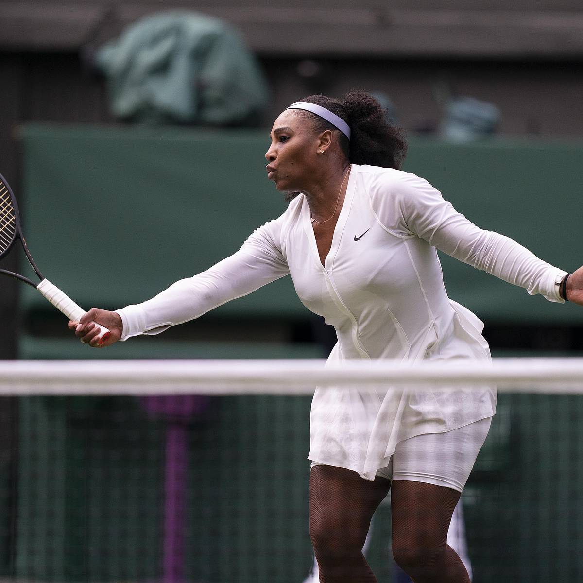 si.com - Tim Capurso - Serena Williams at Wimbledon: Live Updates as 23-Time Major Winner Takes Court vs. Maya Joint