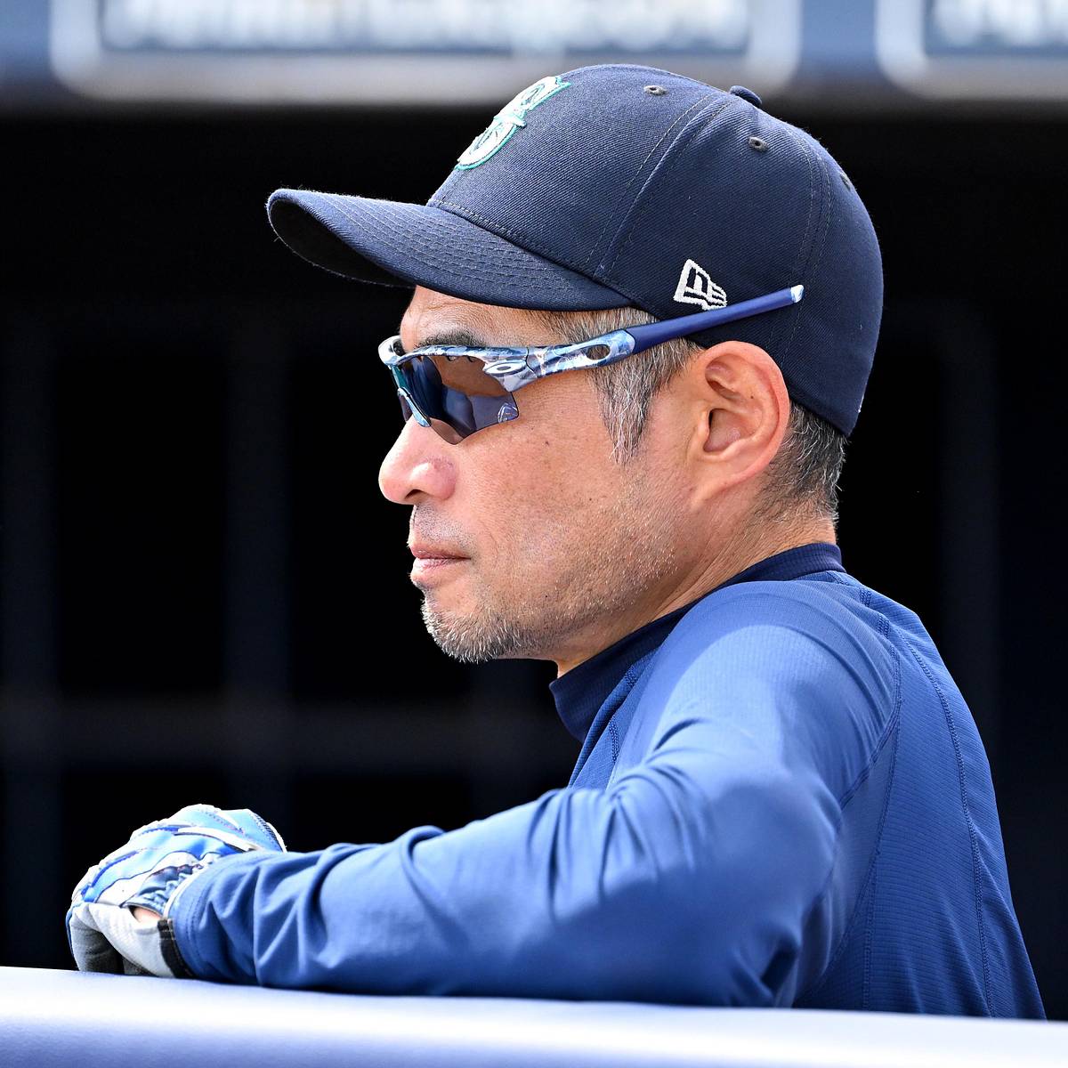 Ichiro Suzuki's First Hall of Fame Card Hits the Hobby Like a Line
