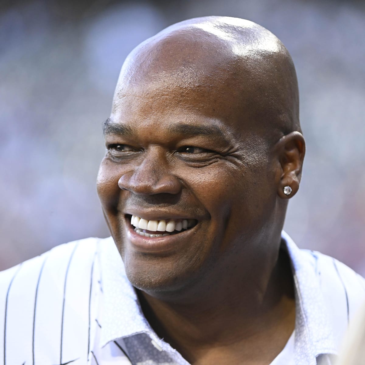 Frank Thomas Gives Away Rare No Name Rookie Card at Topps Rip Night