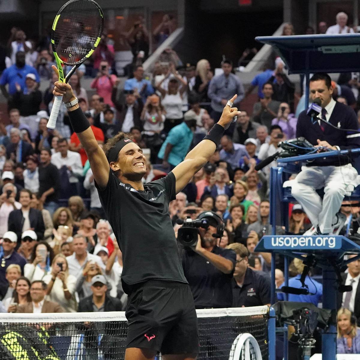 Rafael Nadal's “La Decima” Racquet from 2017 French Open Heads To