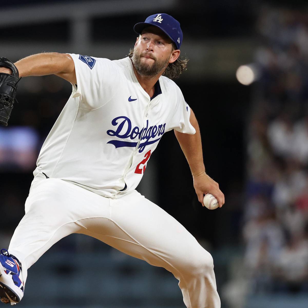 Clayton Kershaw makes final regular season start, earns Topps NOW card