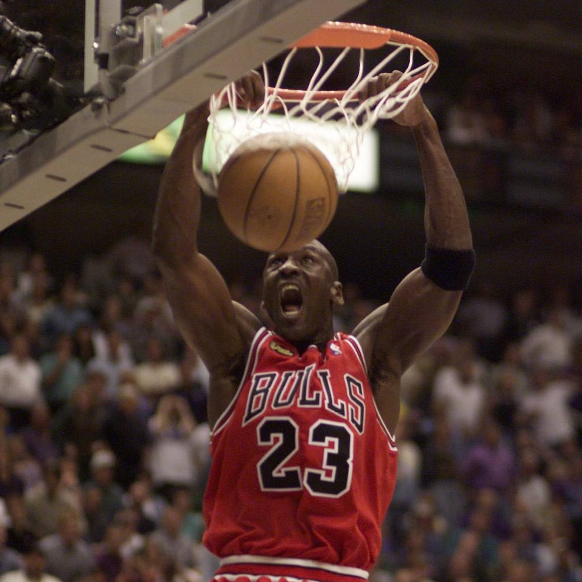 Michael Jordan 1992 Stadium Club Beam Team Sets All-Time Record in 