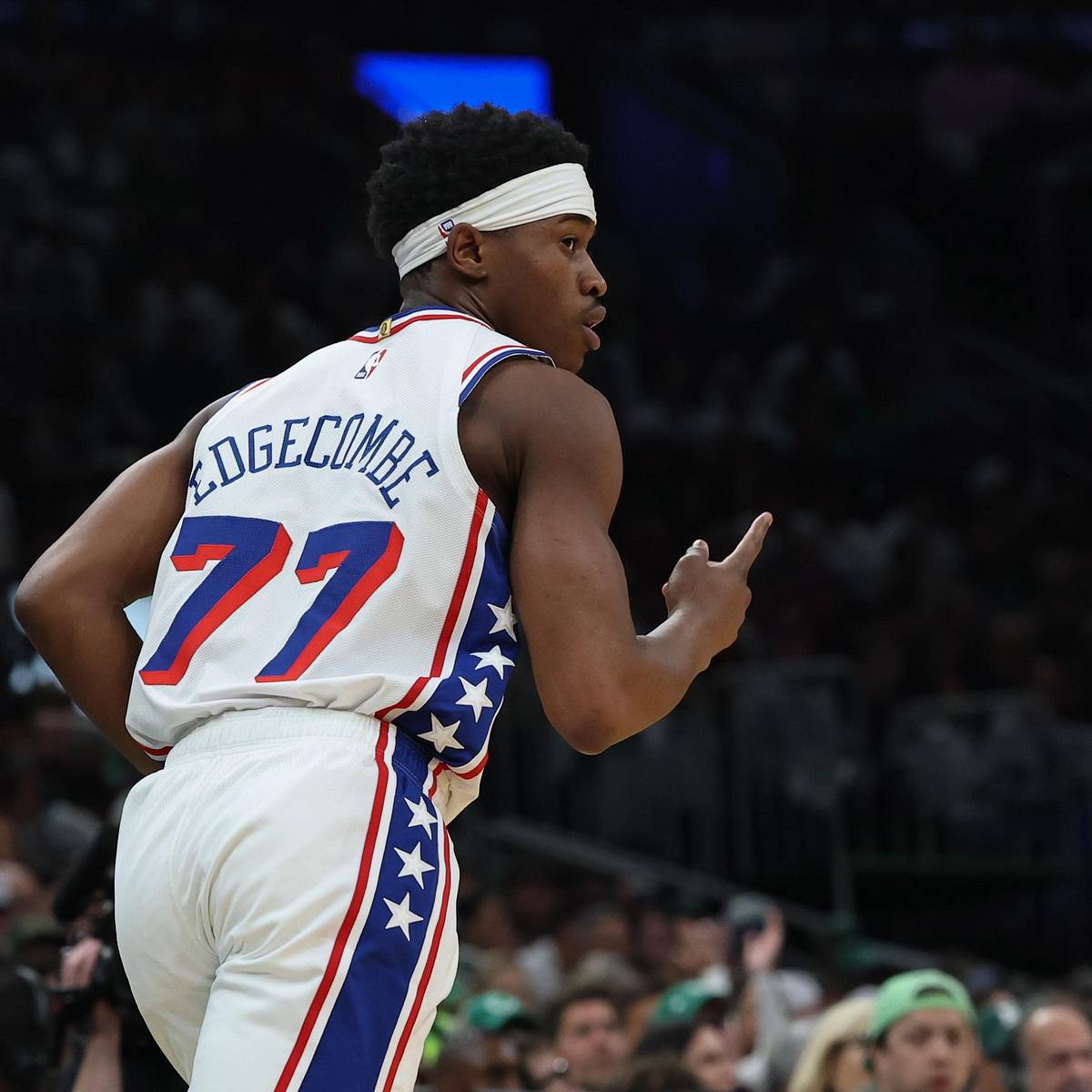 si.com - Dylan Brown - Panini Basketball Sales Update: Are Unlicensed Cards Selling Well?