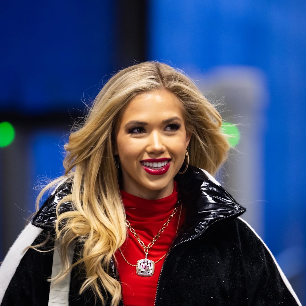 Ava Hunt wears identical strapless dress as sister Gracie on