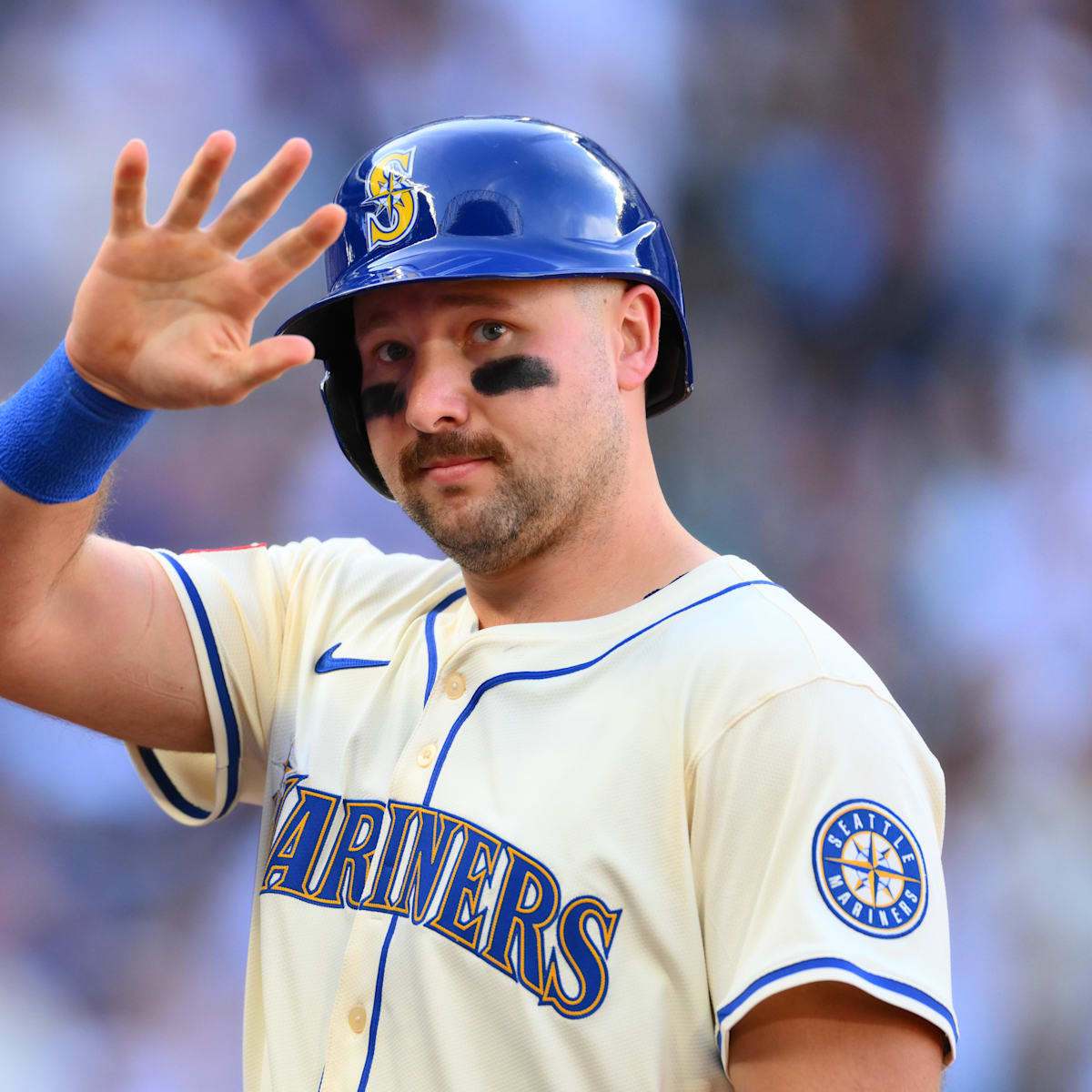 Who is Mariners star Cal Raleigh's secret weapon girlfriend Hannah Shimek?