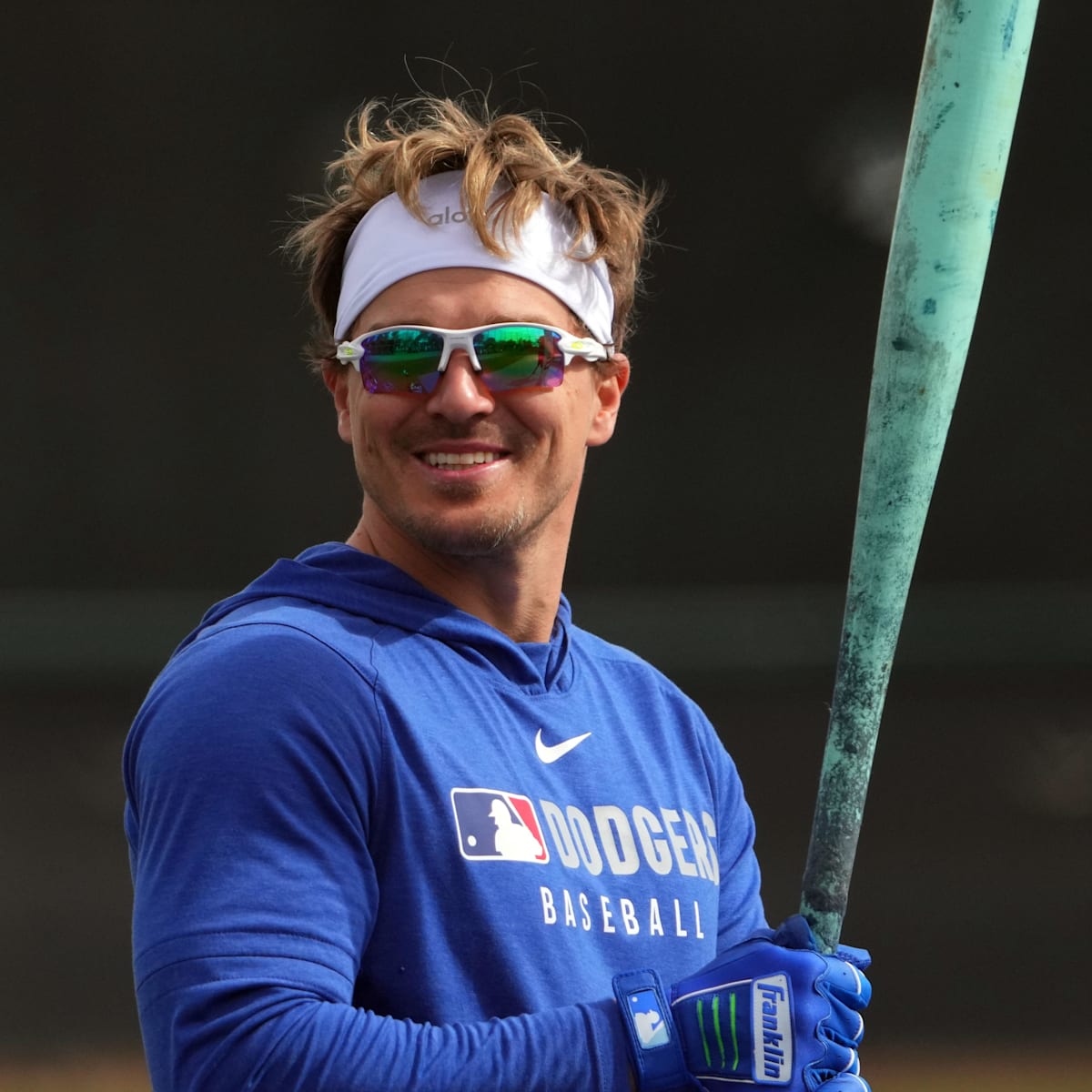 Kike Hernández rocks custom Ohtani '17' pregame fit for Shohei's