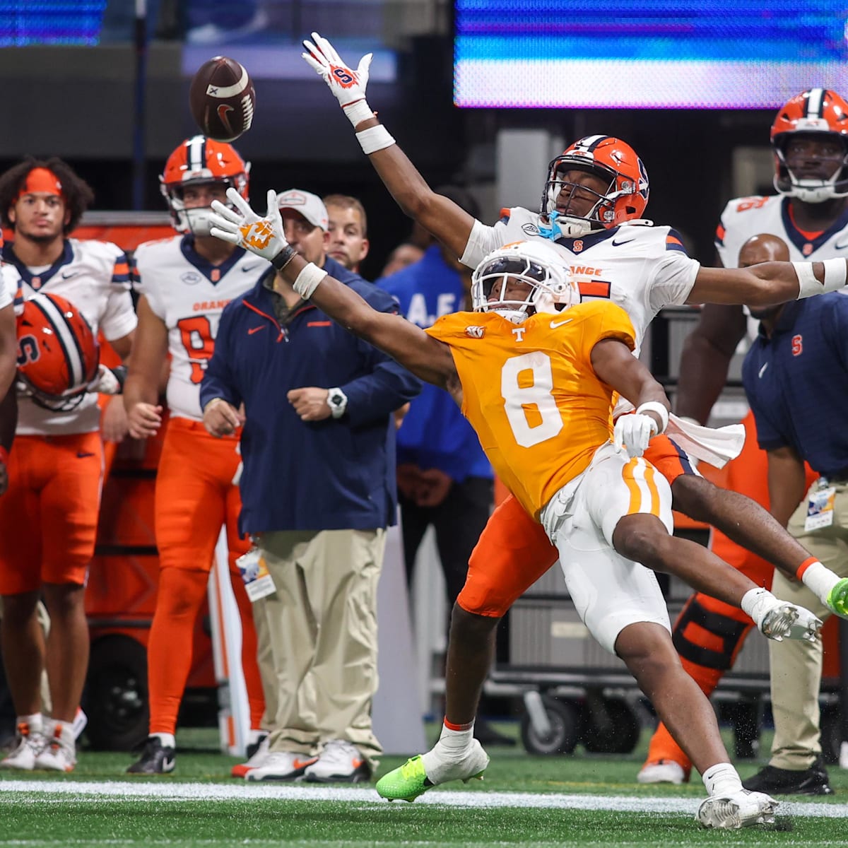 si.com - Caleb Sisk - CBS Sports Drops Multiple Tennessee Football Stars in Latest NFL Mock Draft