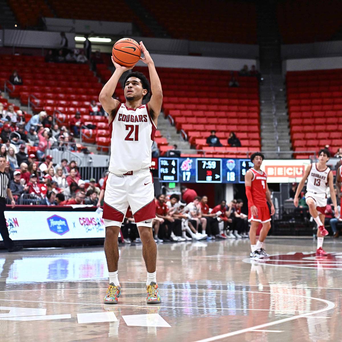  バスケットボール COUGARS Cougars Take Down Mercer 84-78 With Big Game From Ace Glass