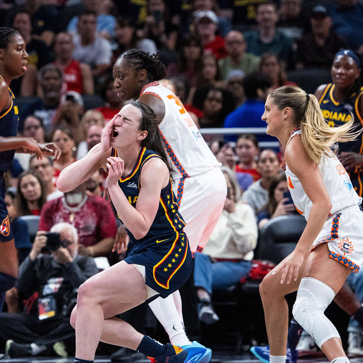 Sheryl Swoopes Details 'Problem' With Caitlin Clark's Reaction to Viral Eye  Poke