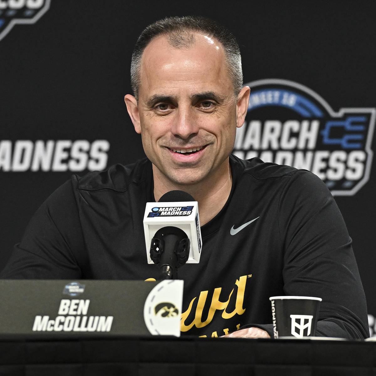 si.com - Riley Donald - Iowa Basketball Taking Aim at Making it a Hawkeye State