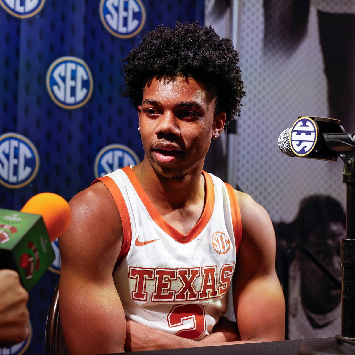 Isaiah Johnson ensures that the Horns have that 'Texas Fight' in them at SEC Tipoff