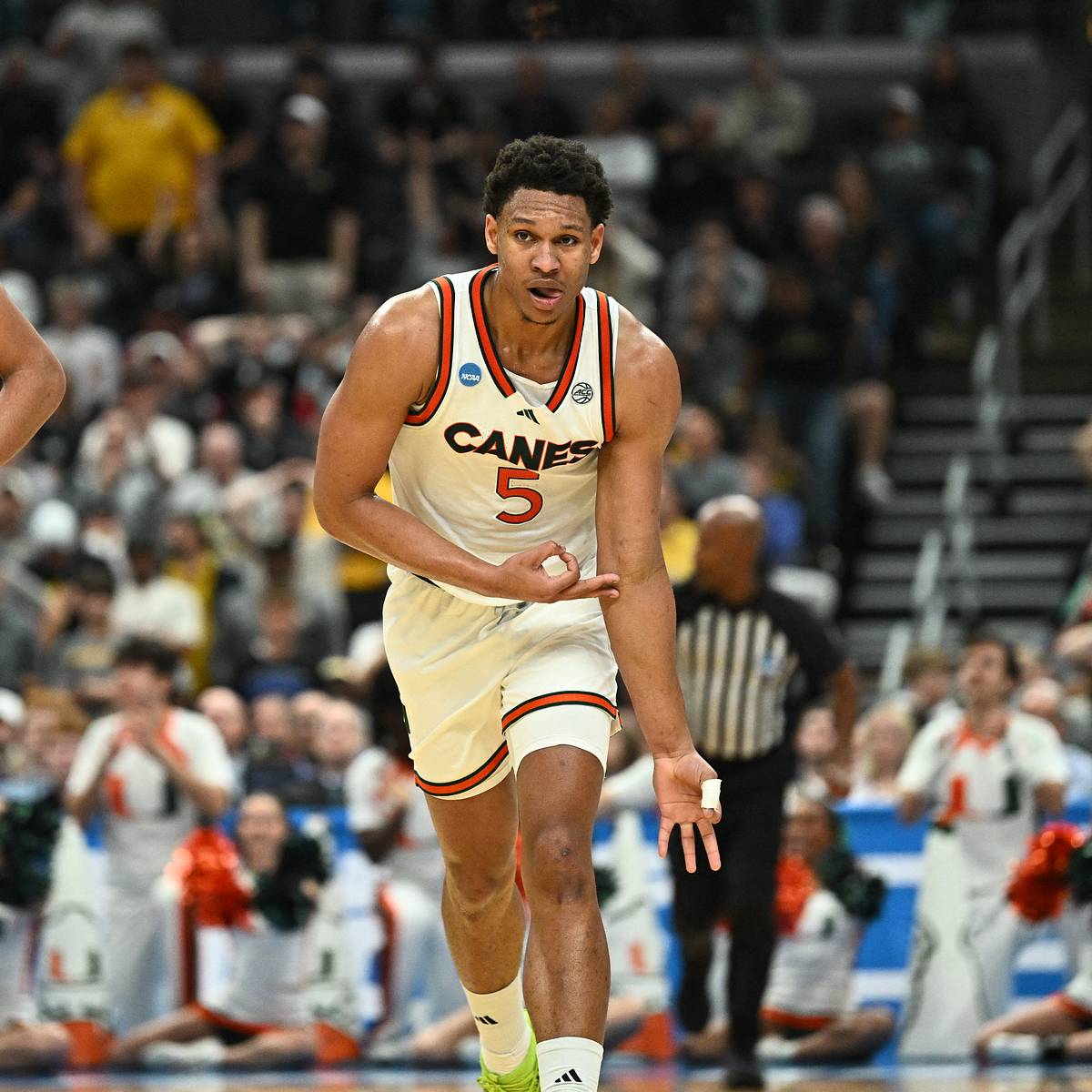 si.com - Justice Sandle - Miami Basketball Returns a 20 Point Scorer for a Potential Top 10 Team